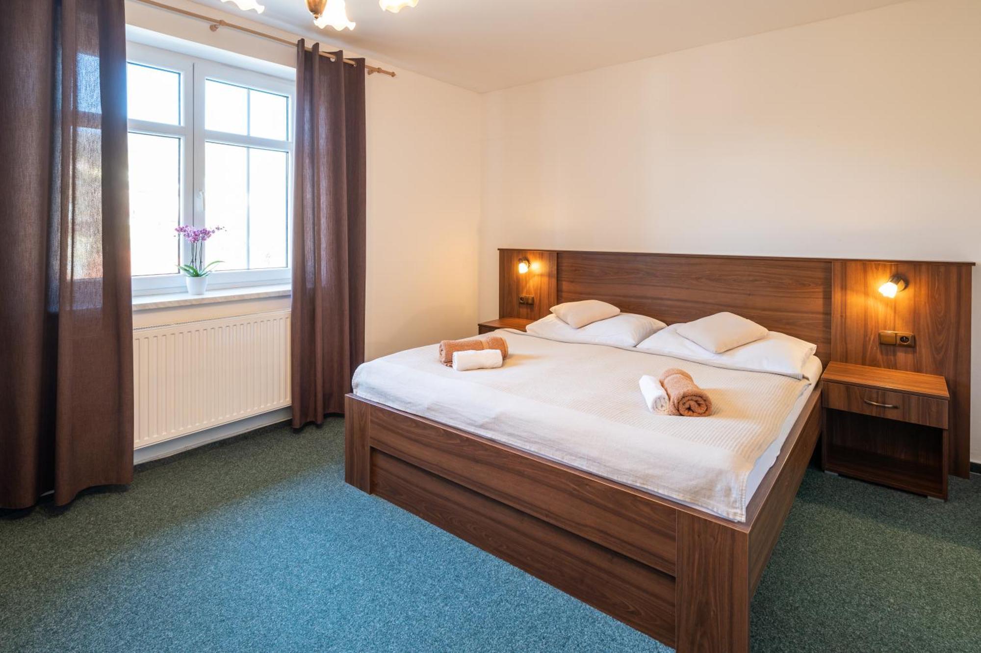 Valassky Hotel A Pivni Lazne Ogar Luhačovice Extérieur photo
