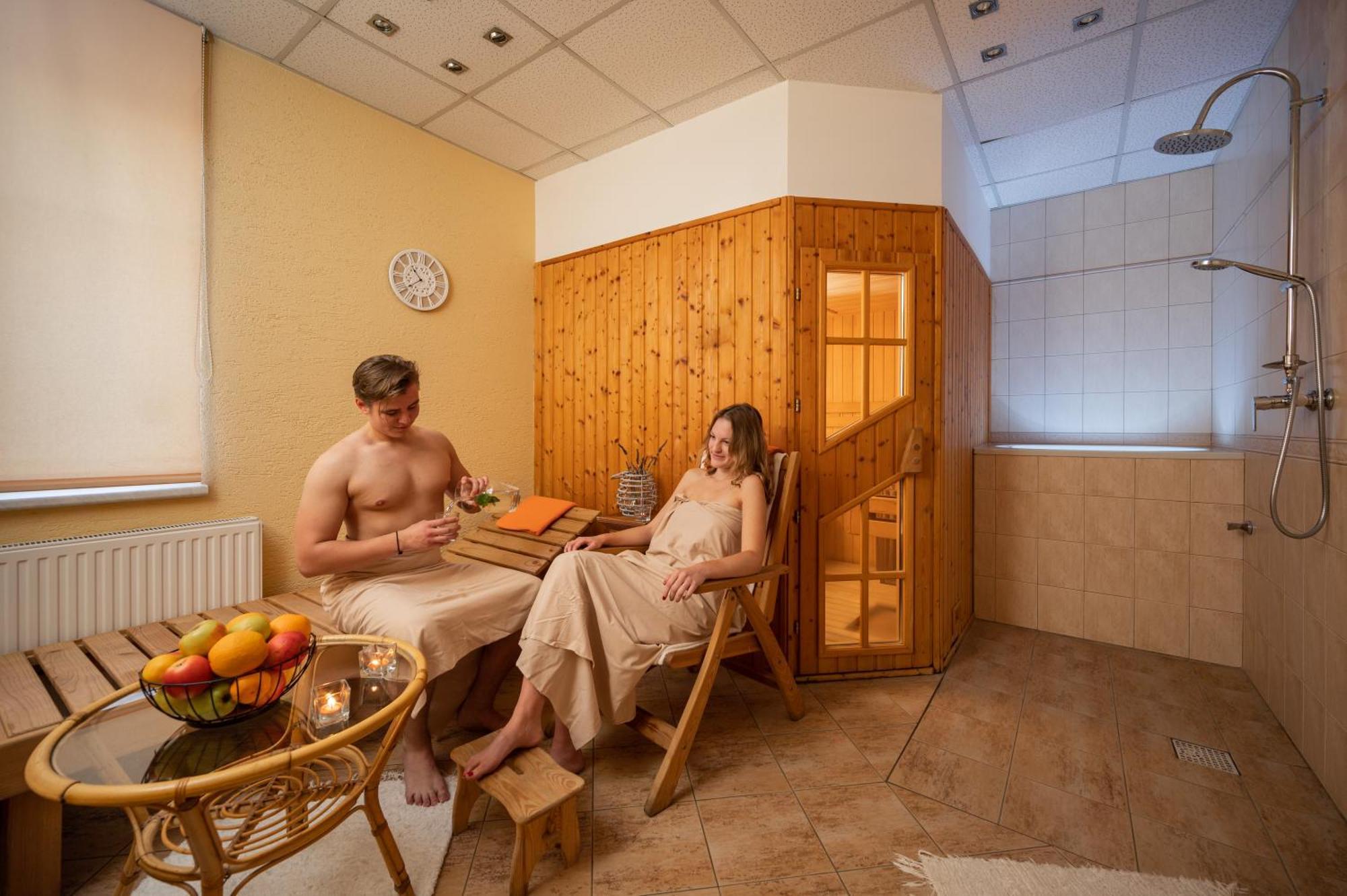 Valassky Hotel A Pivni Lazne Ogar Luhačovice Extérieur photo