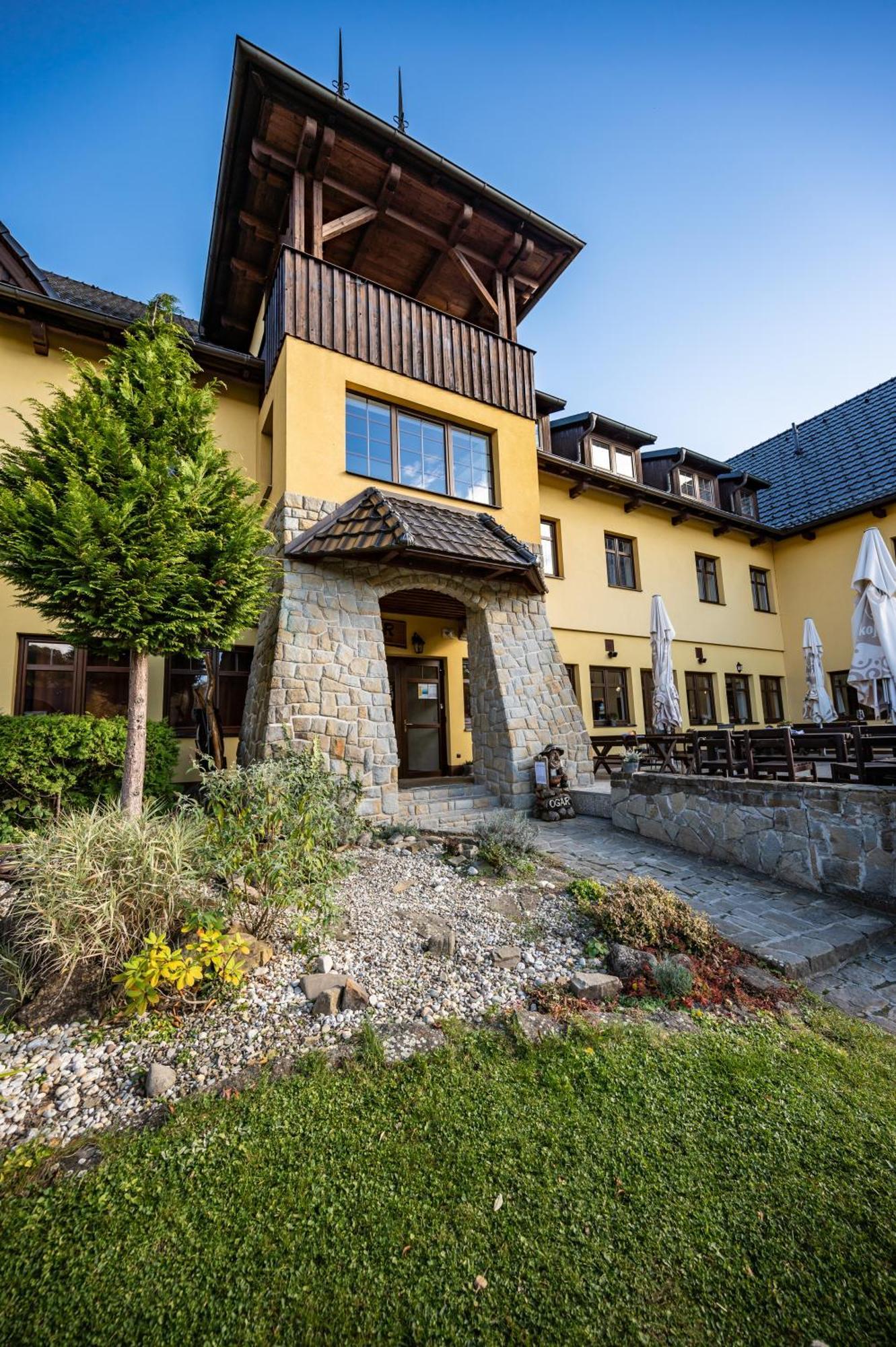 Valassky Hotel A Pivni Lazne Ogar Luhačovice Extérieur photo
