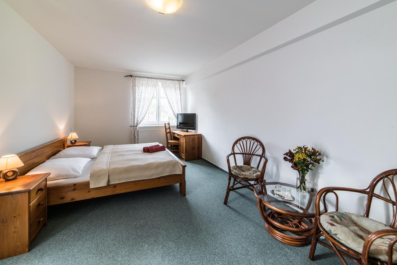Valassky Hotel A Pivni Lazne Ogar Luhačovice Extérieur photo